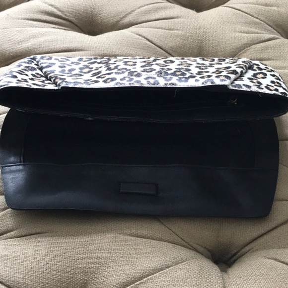 Ann Taylor Calfskin Cheetah Print Clutch Timeless - Picture 4 of 7